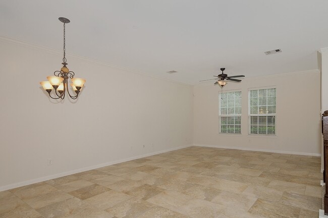 Photo - 7 Bettina Ln