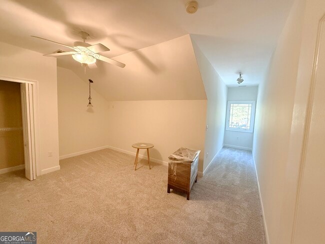 Photo - 1235 Robinson Rd