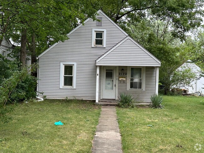 Building Photo - Charming 2-Bed/1-Bath Home in Columbus: Pe...