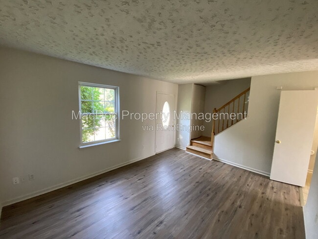 Photo - 200 Brighton Square