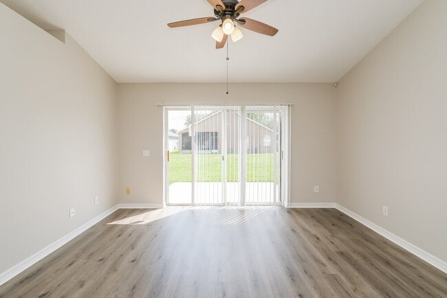 3824 Briley Loop