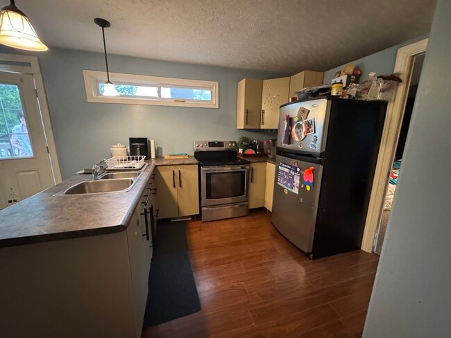 Photo - 741 Trinity St