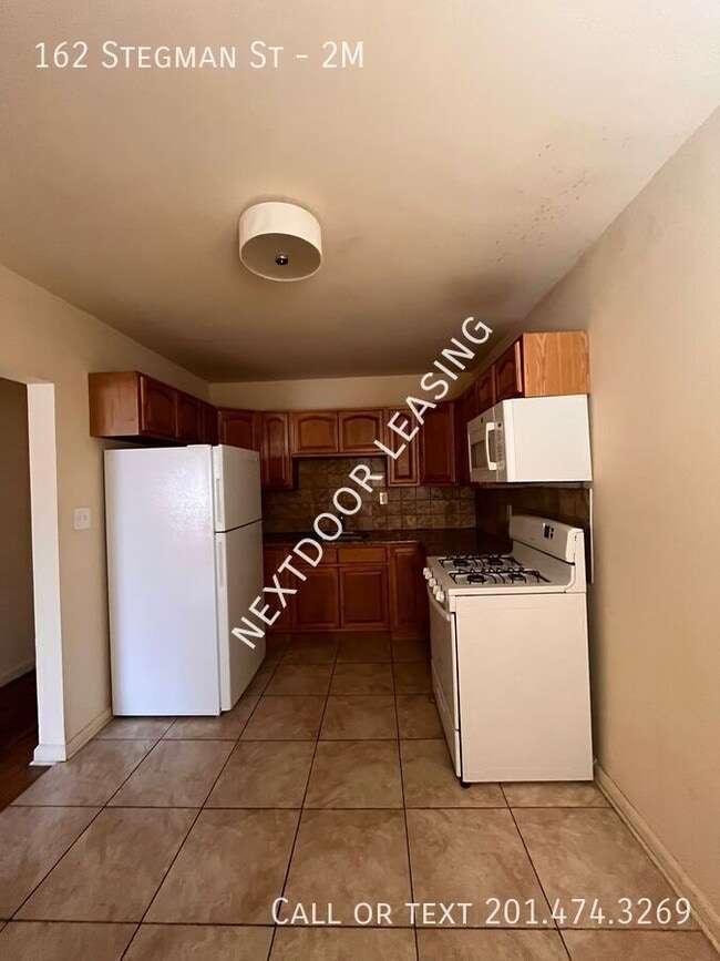 Building Photo - 162 Stegman St Unit 2M