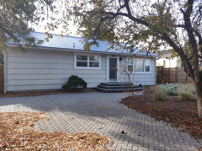 Building Photo - Urban Elegance Meets Ultimate Privacy Near Juniper Park