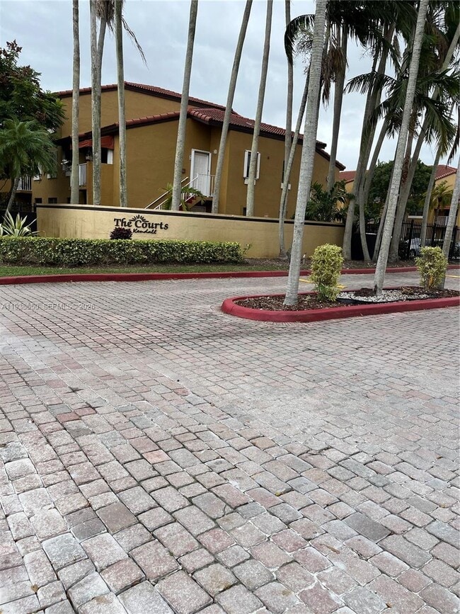 Building Photo - 15630 SW 80th St Unit I-110