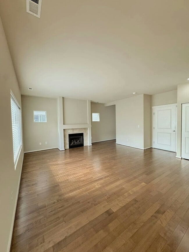 Photo - 1752 42nd St NE