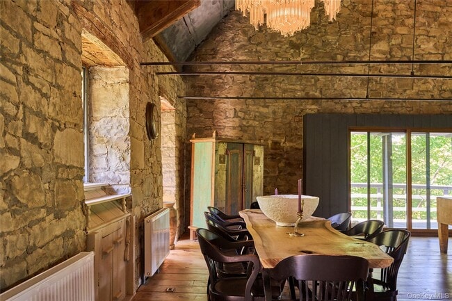 Photo - 1883-1213 NY-213