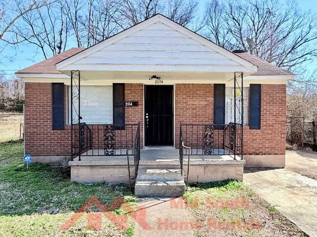 Building Photo - 2054 Benford St