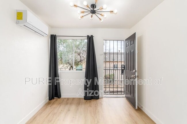 Building Photo - 1538 W Fillmore St