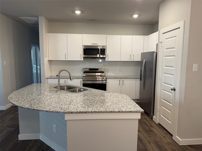 Building Photo - 9906 Grosbeak Ln