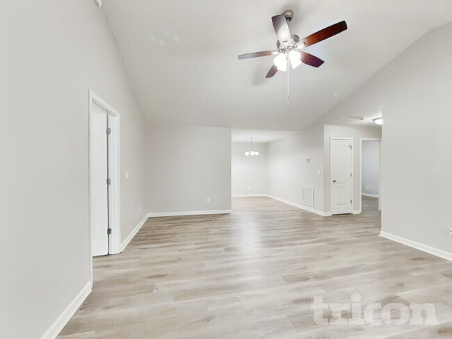 Photo - 60 Camden Pl