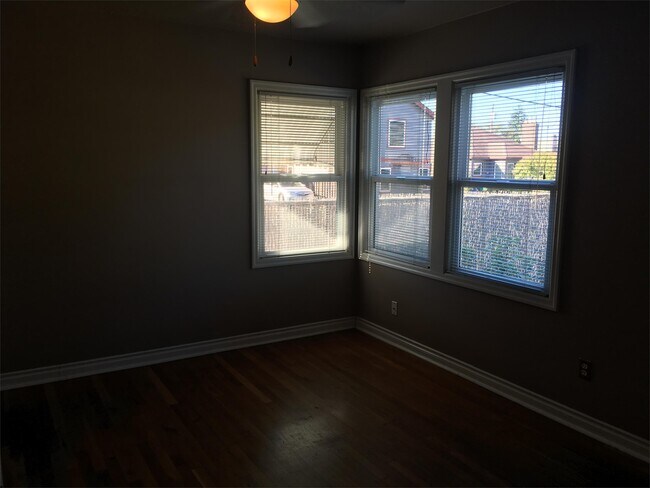 Photo - 1625 N Holman St