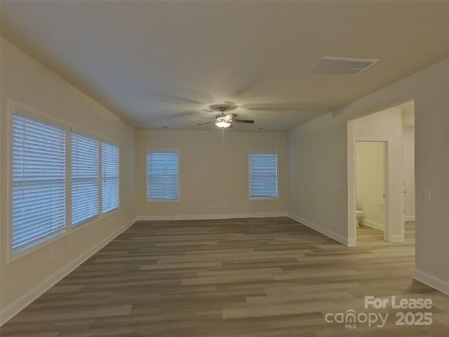 Photo - 137 Queenshall Rd