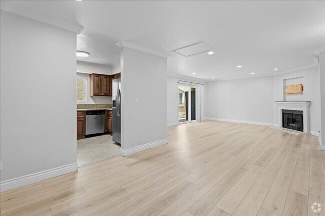 Building Photo - Stylish Burbank Condo with Modern Touches ... Unit 203