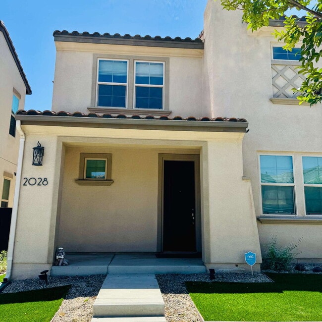 Building Photo - Ready to share an elegant lifestyle? Consider a room for rent! Unit 1