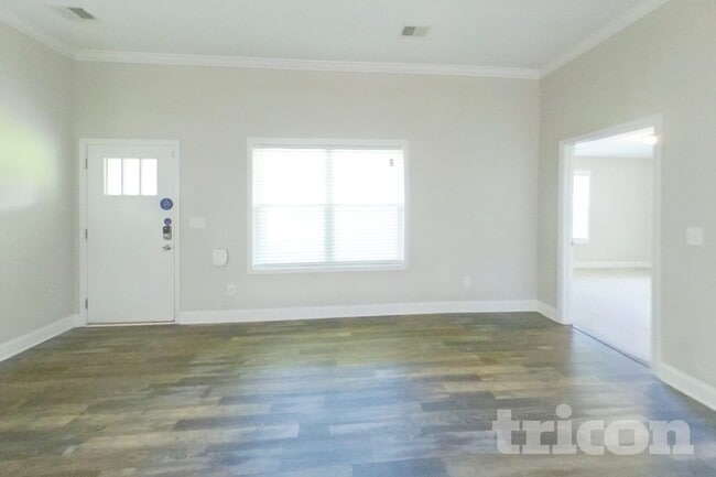 Photo - 228 Hallmark Cir