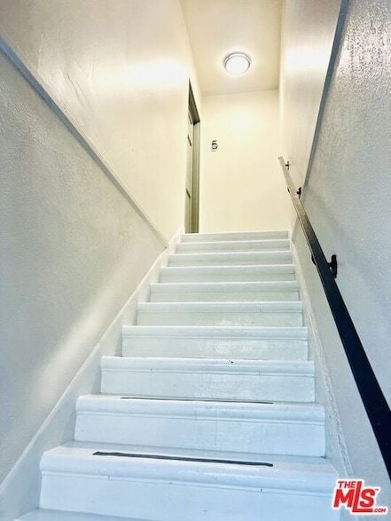 Photo - 2401 Beachwood Dr