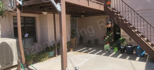 Building Photo - METC522 Unit B