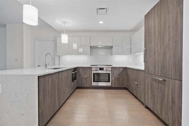 Building Photo - 9 Ave at Port Imperial Unit 823x