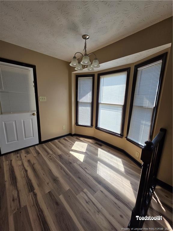 Photo - 513 Roundtree Dr