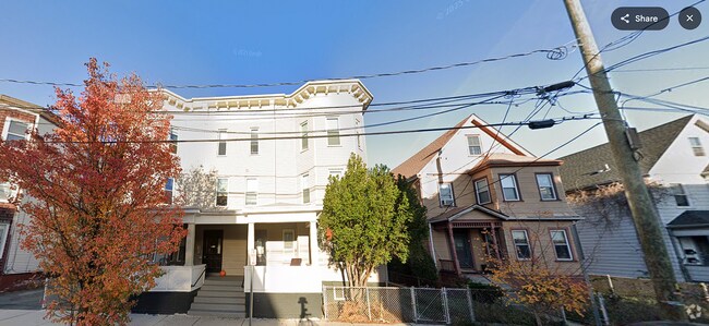 Building Photo - 11 Beacon St Unit 1 Rental