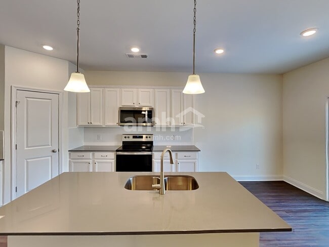 Photo - 2028 Williamshire Ln