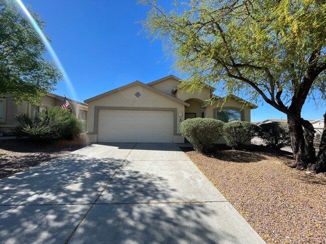 Photo - Charming Corner Lot - 4 Bedroom/ 2 Bathroom