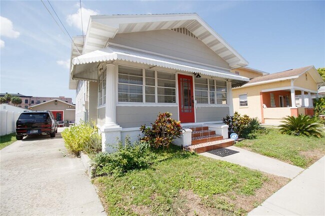 Photo - 2512 W Cordelia St