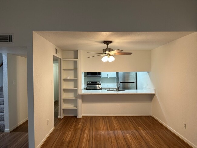 Photo - 1500 Olympia Way
