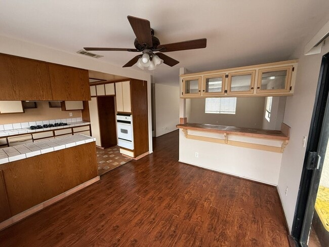 Photo - 1023 W 20th St Unit 3