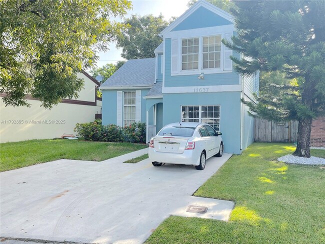 Photo - 11637 SW 117th Ct House