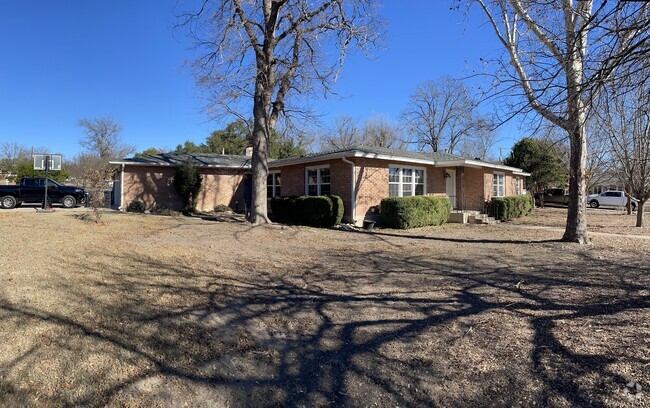 Building Photo - 1208 Tanager St Rental