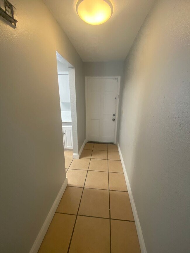 Photo - 4327-4329 Cocoanut Road Unit 4329