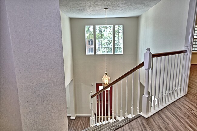 Photo - 15810 Hollow Rock Dr