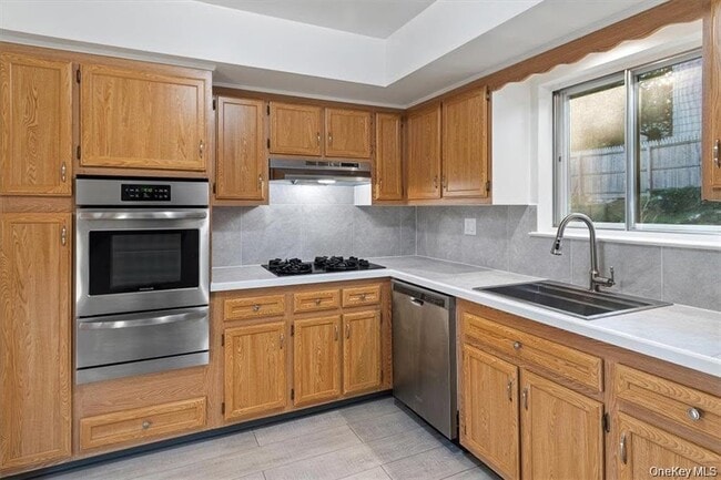 Photo - 190 Midland Ave
