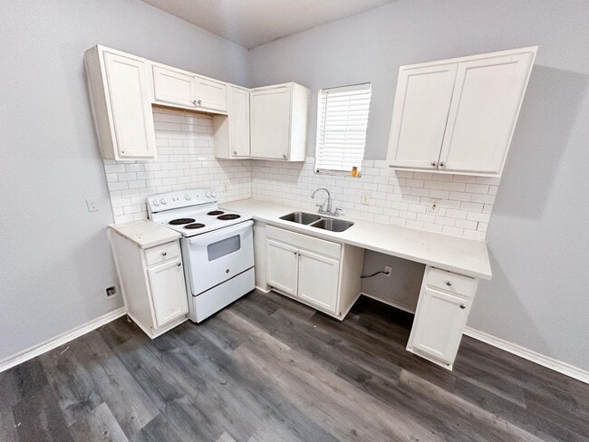 Photo - 3012 Live Oak St Unit 2522 Rosalie St.  B