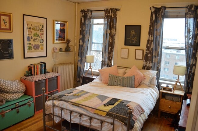 Building Photo - $2,400 Brighton 1BR | Elevator Building | Near Packards Corner