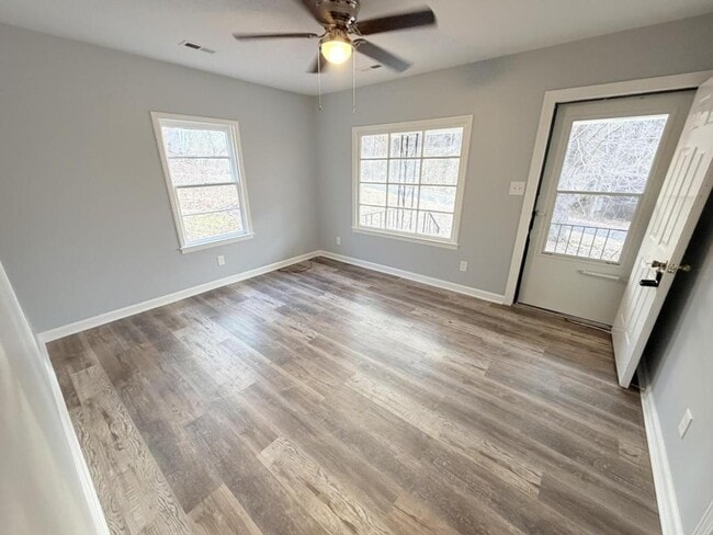 Photo - 1233 Dixie Pl