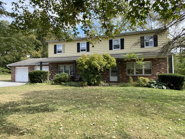 Photo - 327 Griffith Dr
