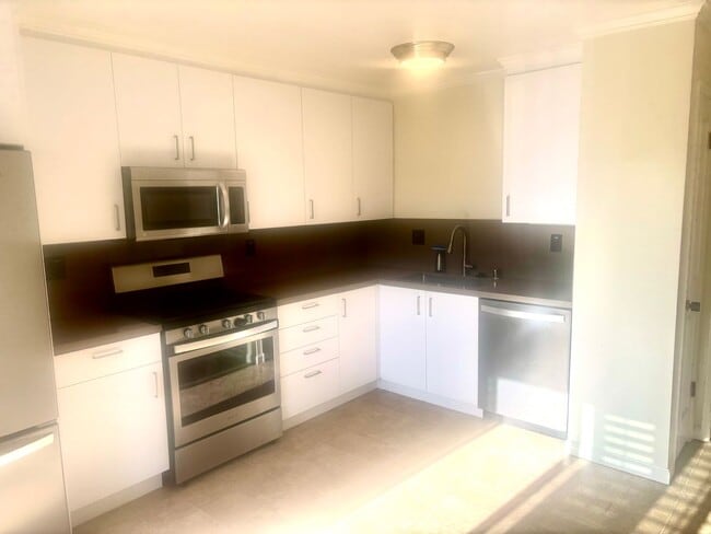 Building Photo - 444 Richmond Dr Unit 444 Richmond Dr.,   4