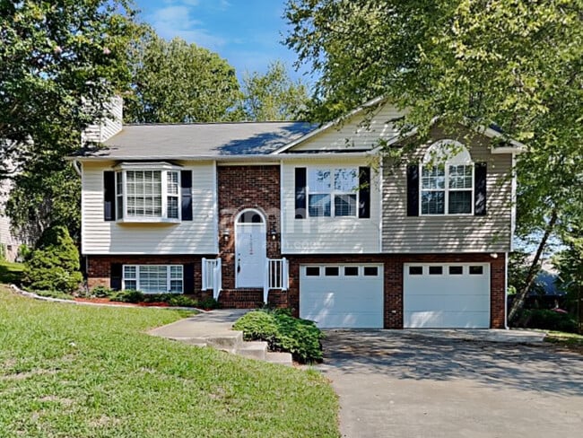 Building Photo - 1703 Hunterwoods Dr Rental