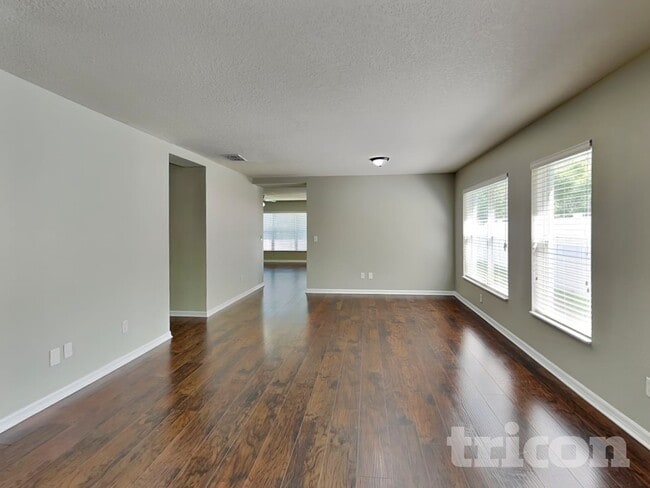 Photo - 3165 Kearns Rd