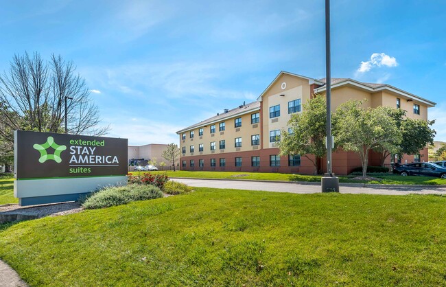 Furnished Studio-Chicago - Buffalo Grove - Deerfield