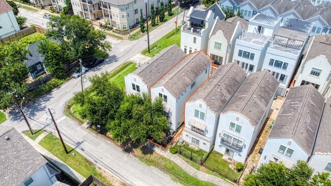 Photo - 904 Patterson St