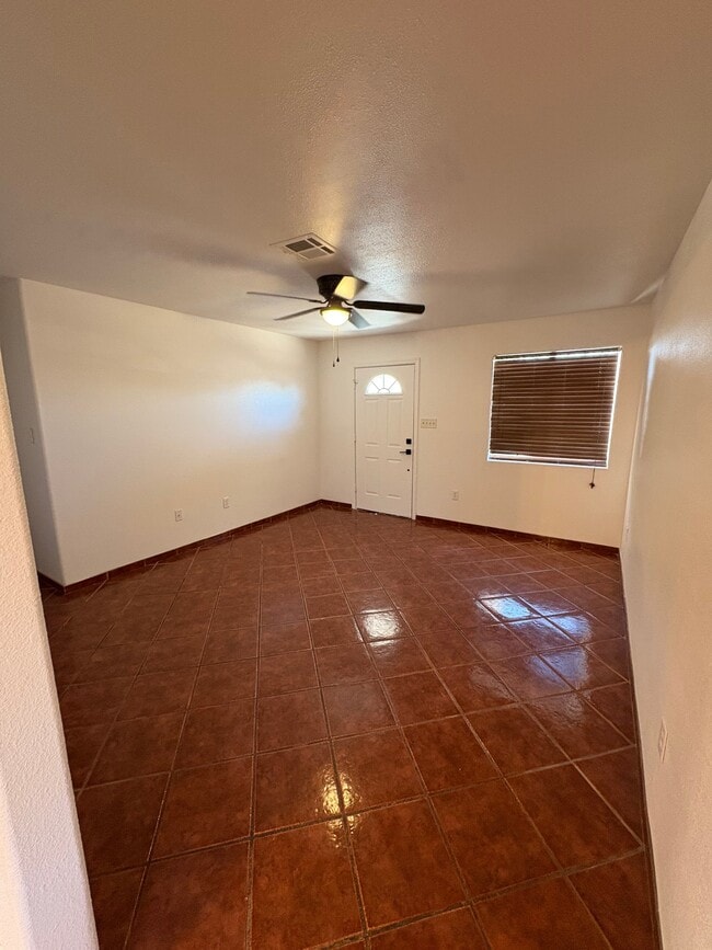 Photo - 574 Bernal Dr
