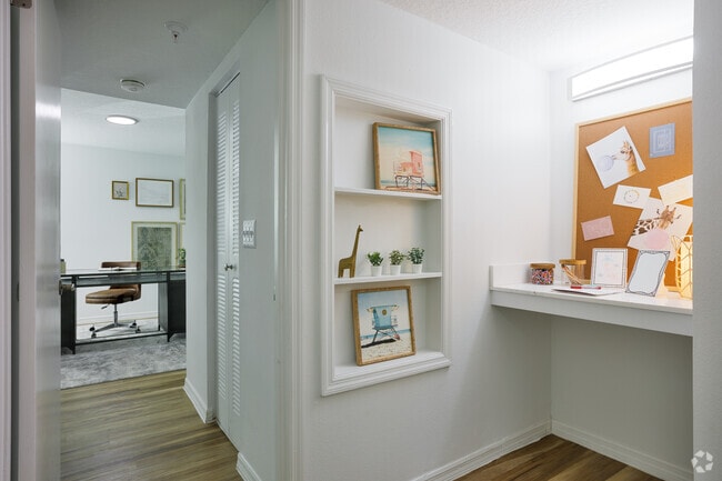 3BR, 2BA - 1150SF