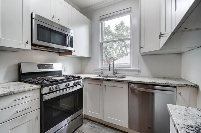 Photo - 19 E Deshler Ave