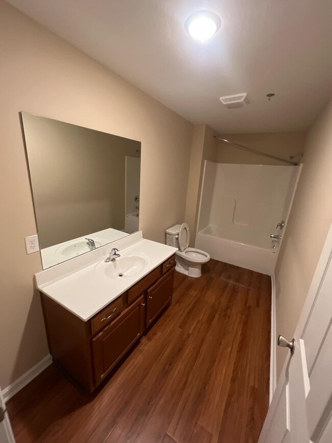 Photo - 3 Bed 2 Bath Apartment