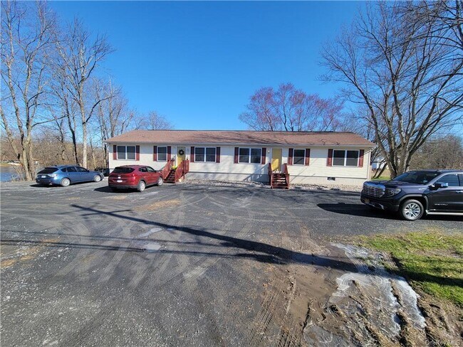 Photo - 908 NY-52