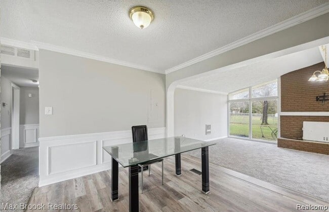 Photo - 40960 W 10 Mile Rd